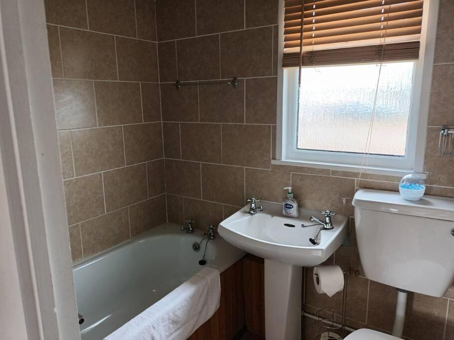 Homely 2 Bed On Popular Sunbeach Holiday Village- 5Min Walk To Beach, Near Great Yarmouth & Norfolk Broads Scratby Eksteriør bilde