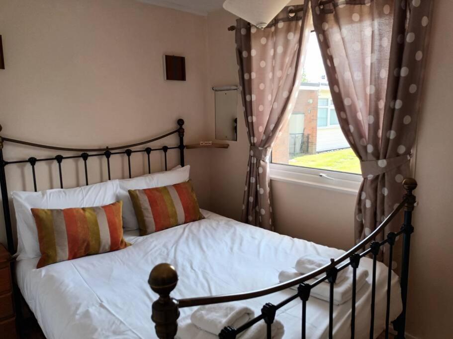 Homely 2 Bed On Popular Sunbeach Holiday Village- 5Min Walk To Beach, Near Great Yarmouth & Norfolk Broads Scratby Eksteriør bilde